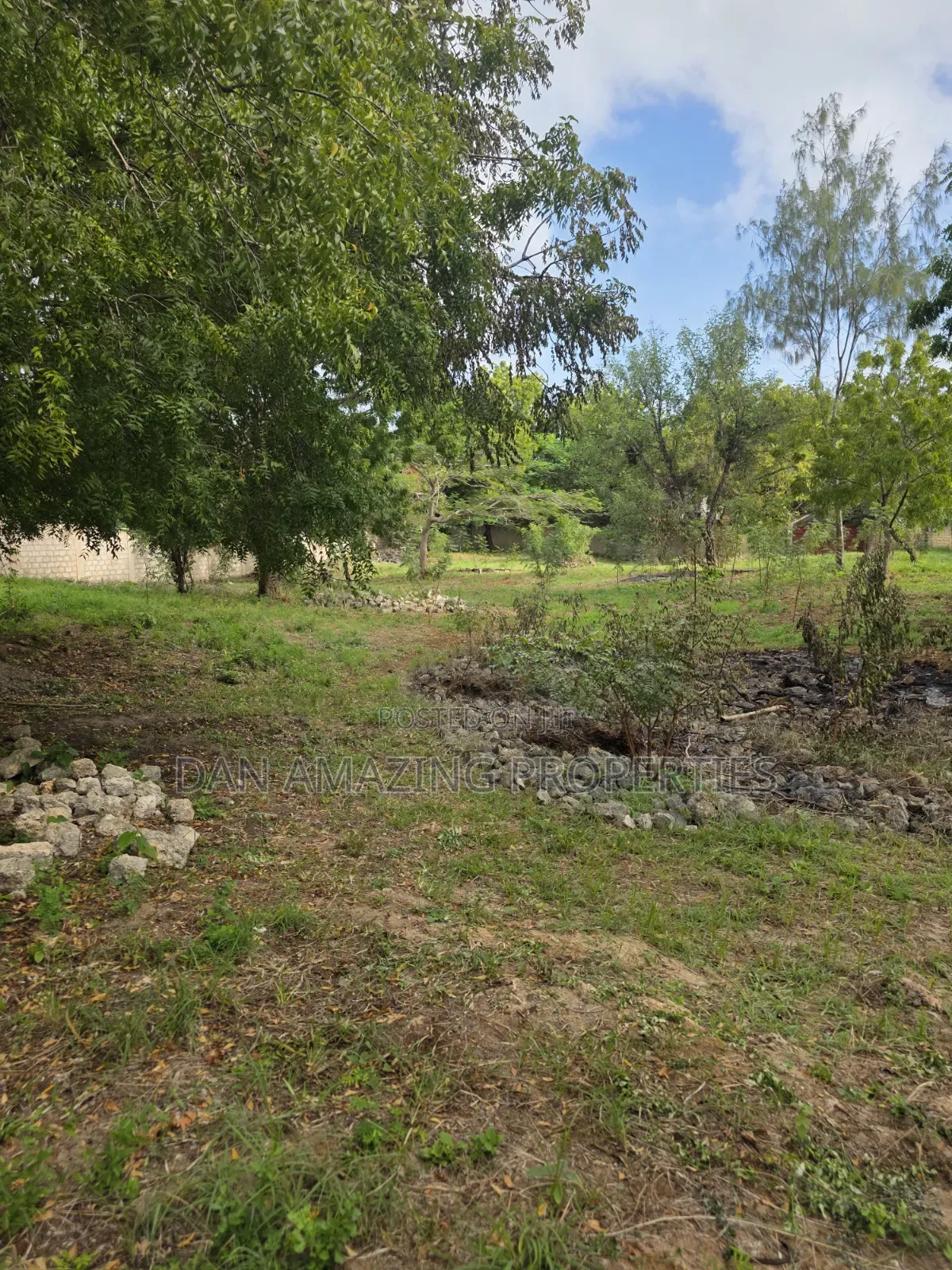 1/4 and 1/8 Plot Diani Chandarana for Sale Fully Fenced With Perimeter in Diani