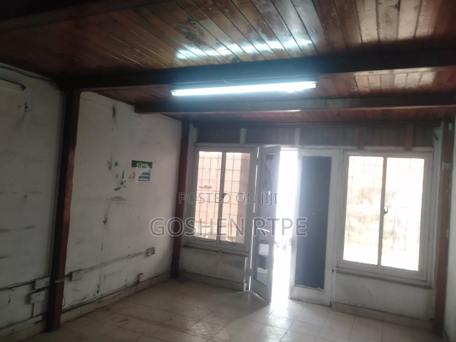 Iconic/Huge Shop to Let at Mvita - Sparki Mombasa City (Island) in Sparki