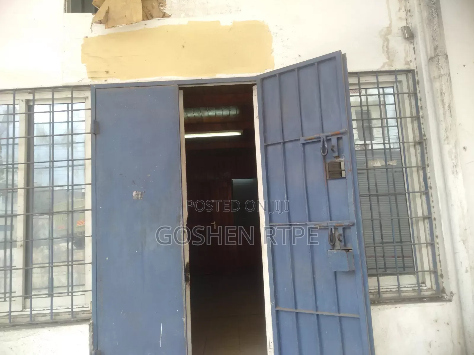 Iconic/Huge Shop to Let at Mvita - Sparki Mombasa City (Island) in Sparki
