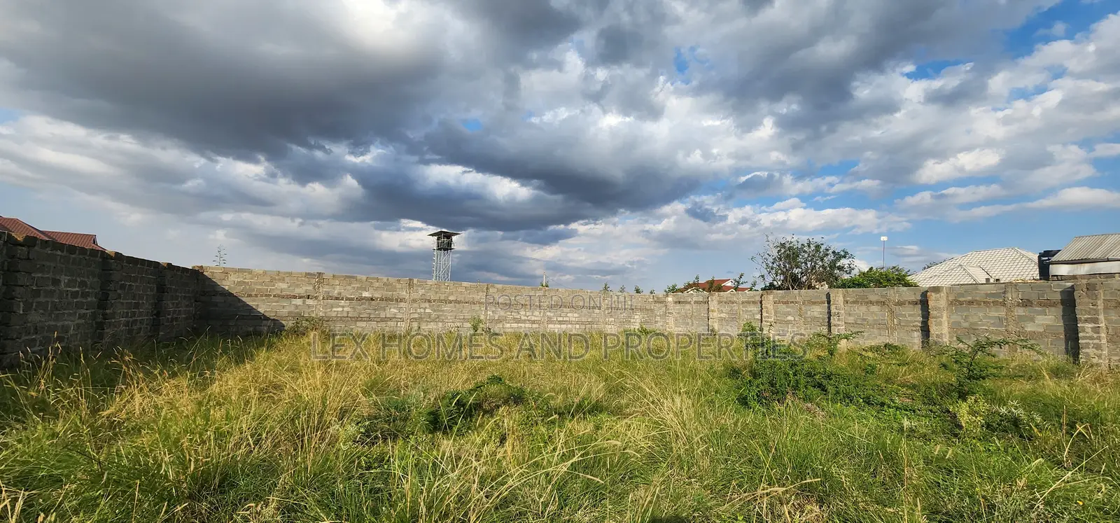 O.Rongai, Metro Perimeter Fenced Quarter Acre for KSHS 5m Neg. in Kandisi
