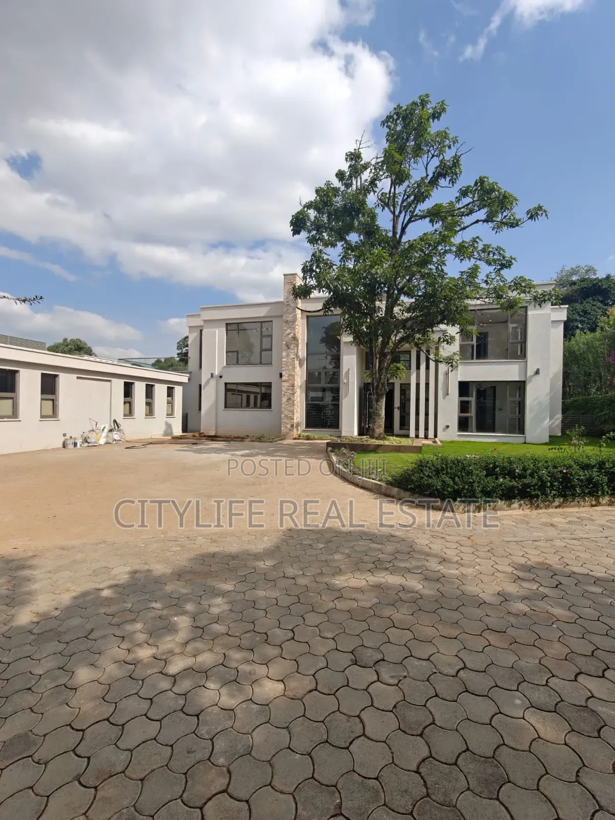 4bdrm Villa in Karen Hardy for sale in Hardy