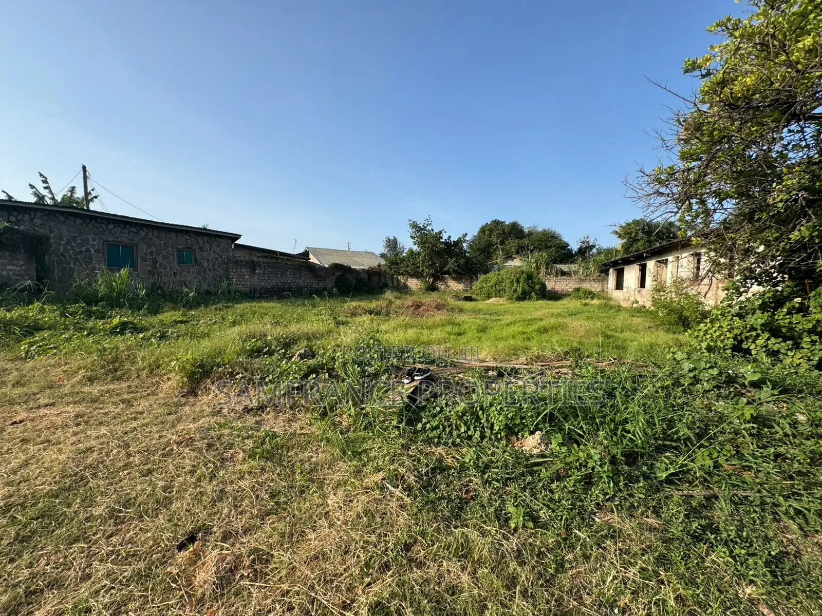 Quarter an Acre Plot on Sale in Bombolulu