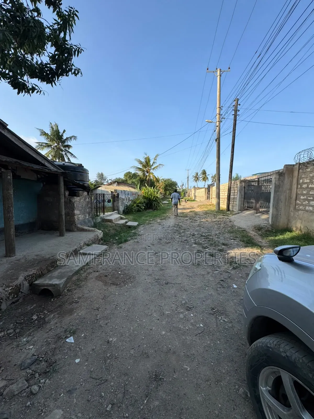 Quarter an Acre Plot on Sale in Bombolulu