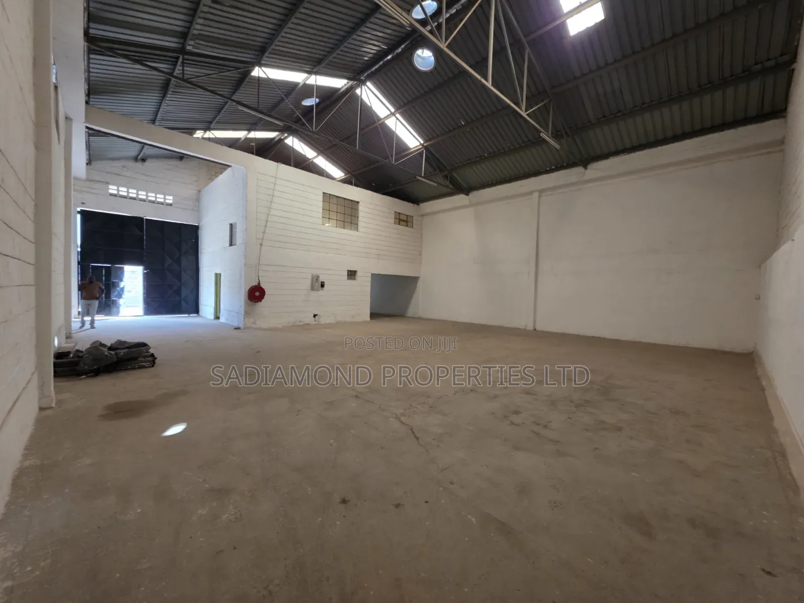4000 SQFT Warehouse for Rent in Airbase