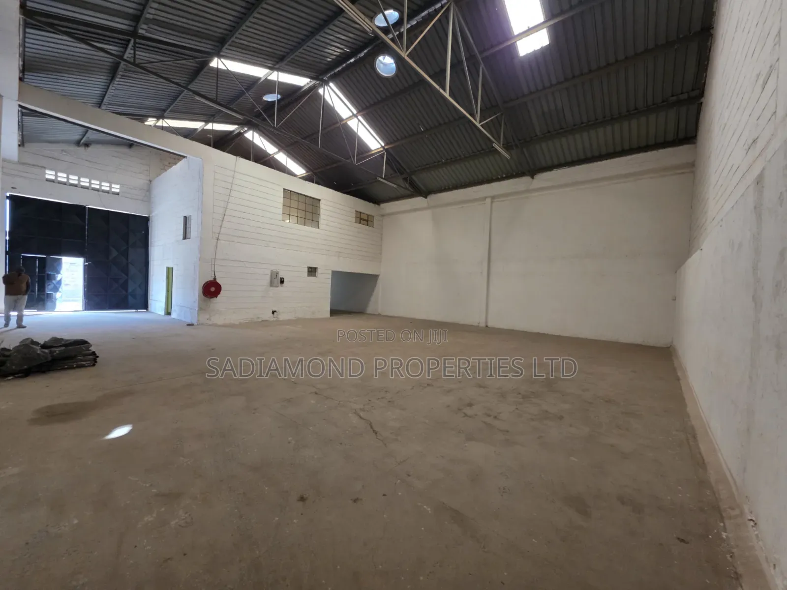 4000 SQFT Warehouse for Rent in Airbase