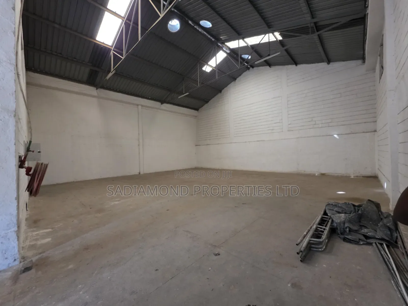 4000 SQFT Warehouse for Rent in Airbase