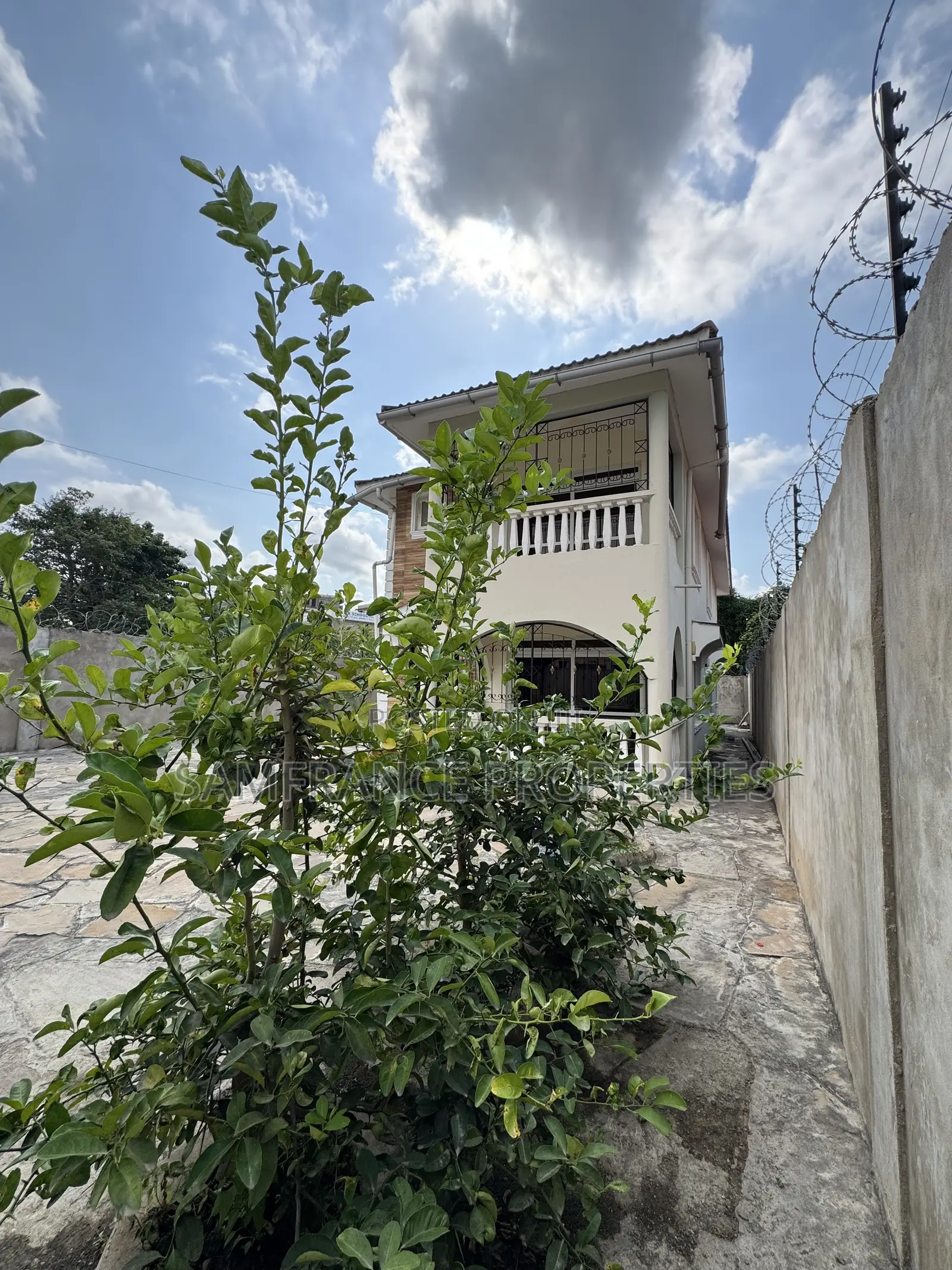 5bdrm Villa in Utange for sale in Utange