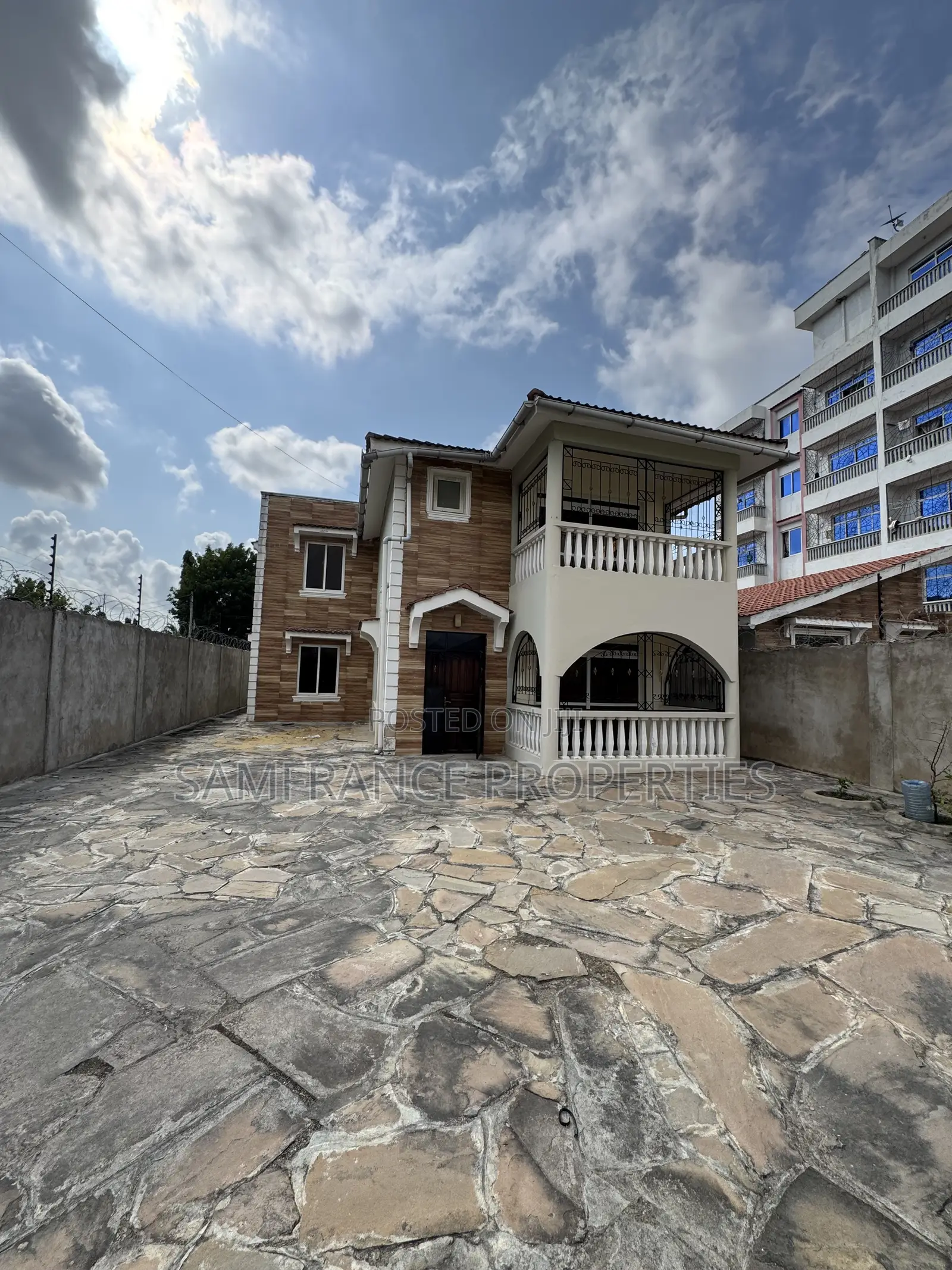 5bdrm Villa in Utange for sale in Utange