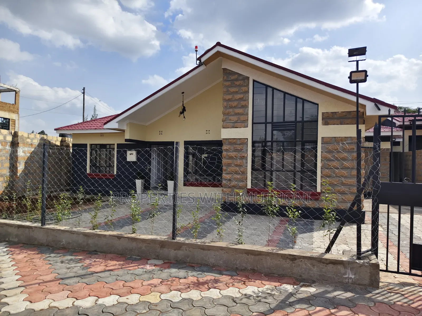5bdrm Bungalow in Matasia for sale in Matasia