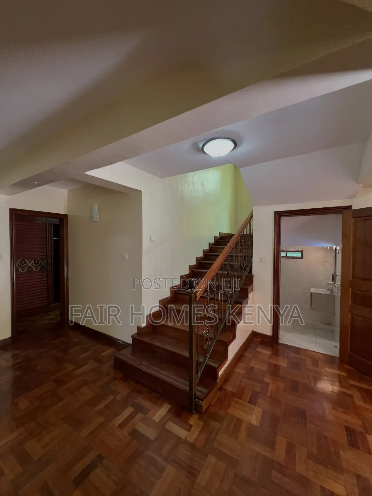 5bdrm Townhouse / Terrace in Othaya Road, Valley Arcade for rent in Valley Arcade