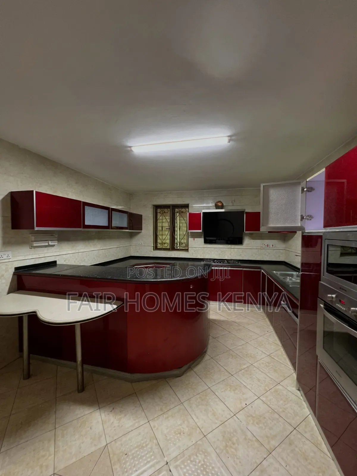 5bdrm Townhouse / Terrace in Othaya Road, Valley Arcade for rent in Valley Arcade