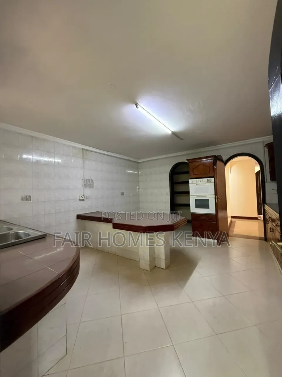 5bdrm Townhouse/Terrace in Riverside Drive for sale in Riverside Drive
