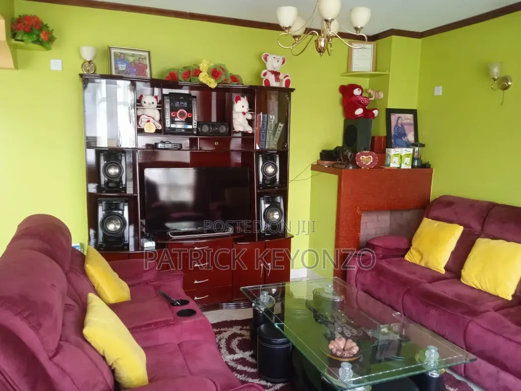 4bdrm Maisonette in Lavion Court, Gateway Mall Area for sale in Gateway Mall Area