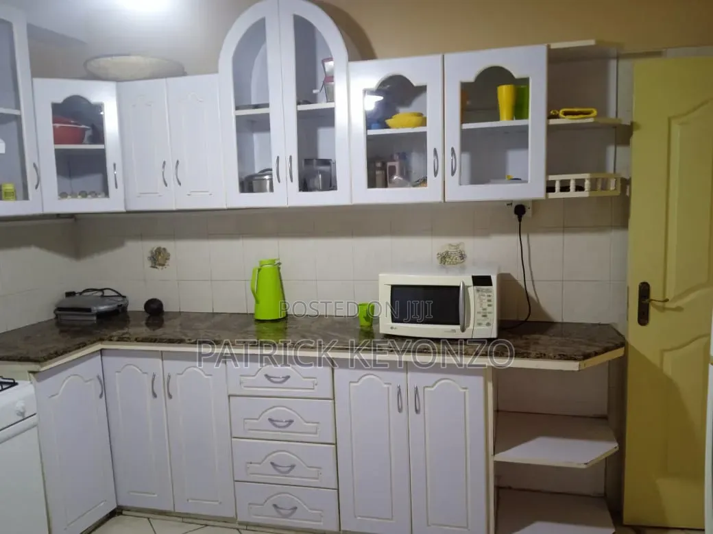 4bdrm Maisonette in Lavion Court, Gateway Mall Area for sale in Gateway Mall Area