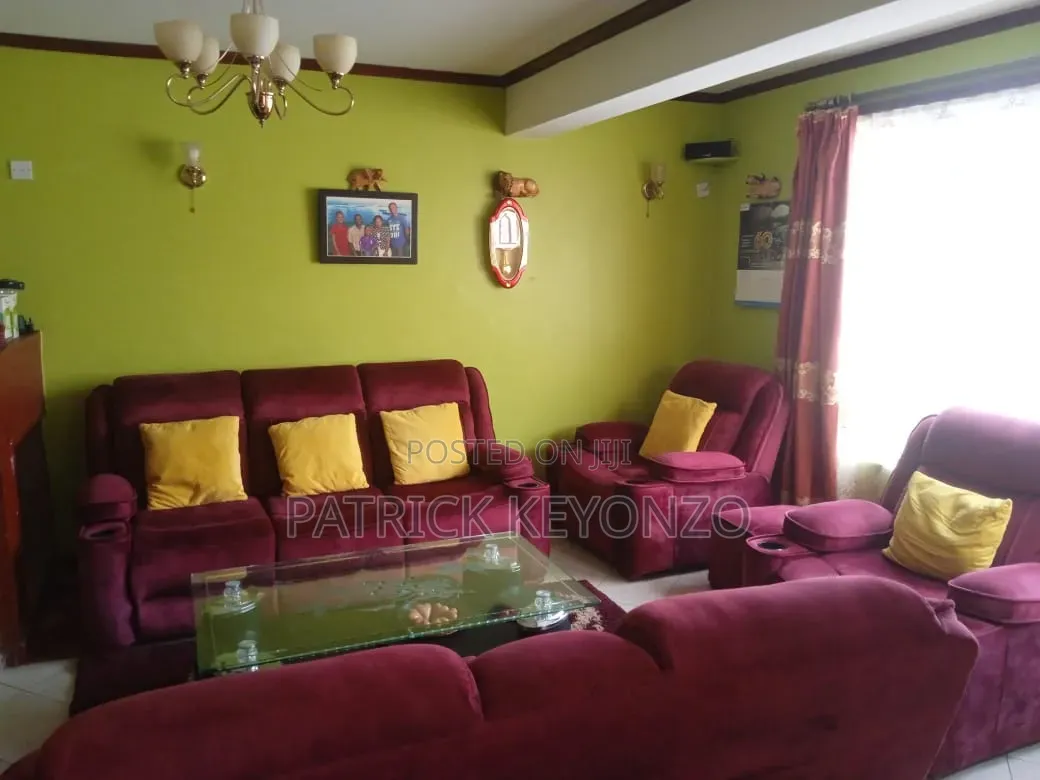 4bdrm Maisonette in Lavion Court, Gateway Mall Area for sale in Gateway Mall Area