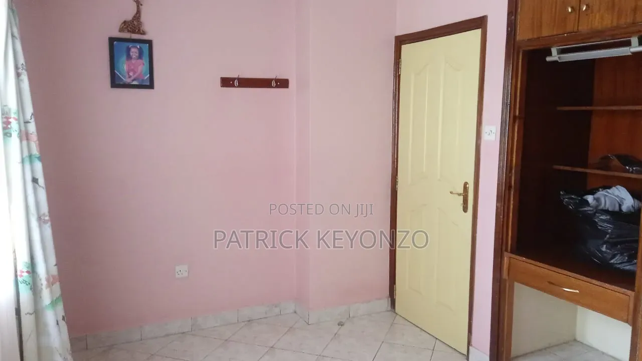 4bdrm Maisonette in Lavion Court, Gateway Mall Area for sale in Gateway Mall Area