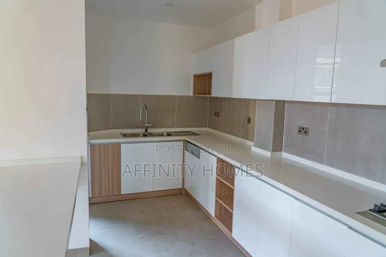 4bdrm Townhouse / Terrace in Kabasiran, Maziwa for rent in Maziwa