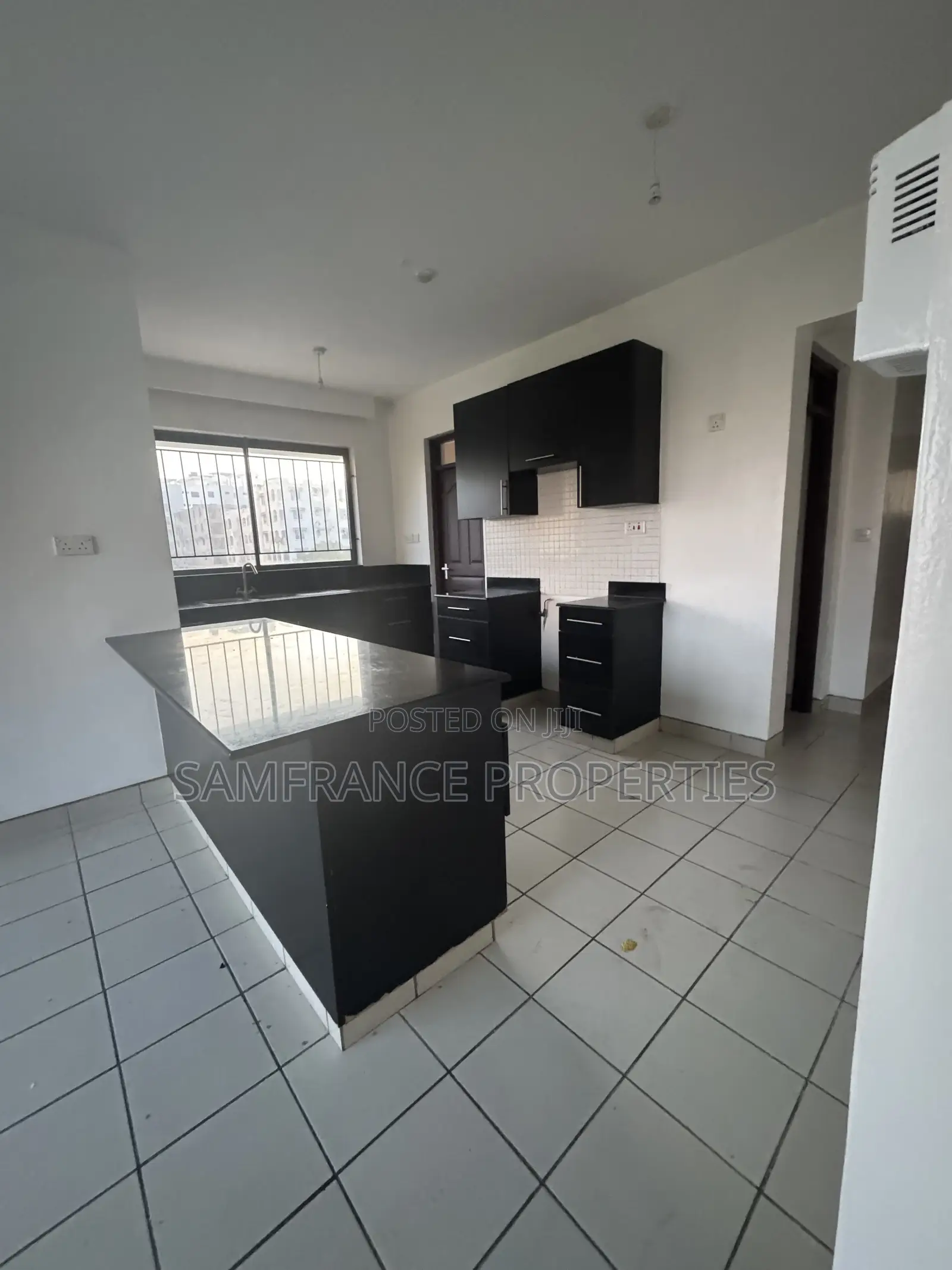 3bdrm Apartment in Nyali Quickmart for rent in Nyali