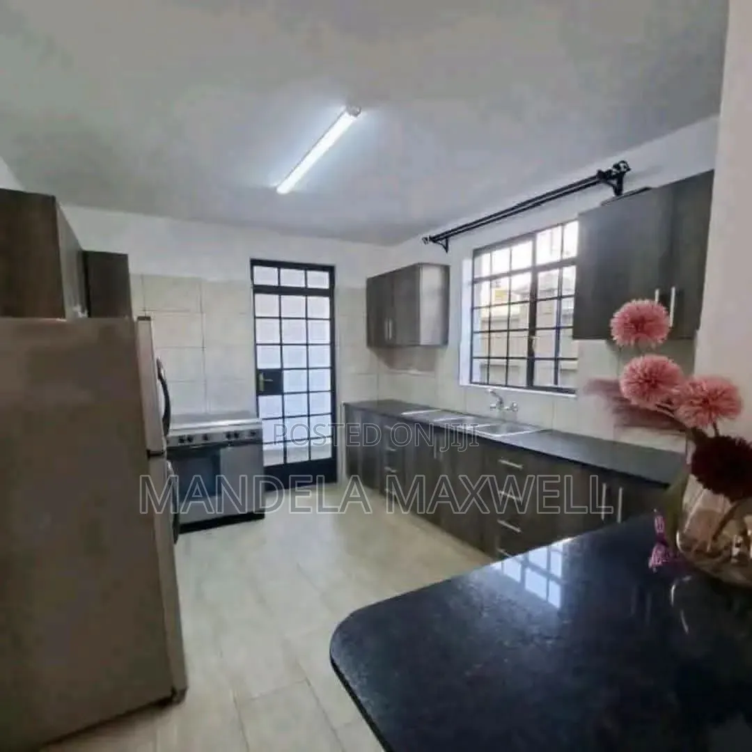 4bdrm Mansion in Gateway Mall Area for sale in Gateway Mall Area