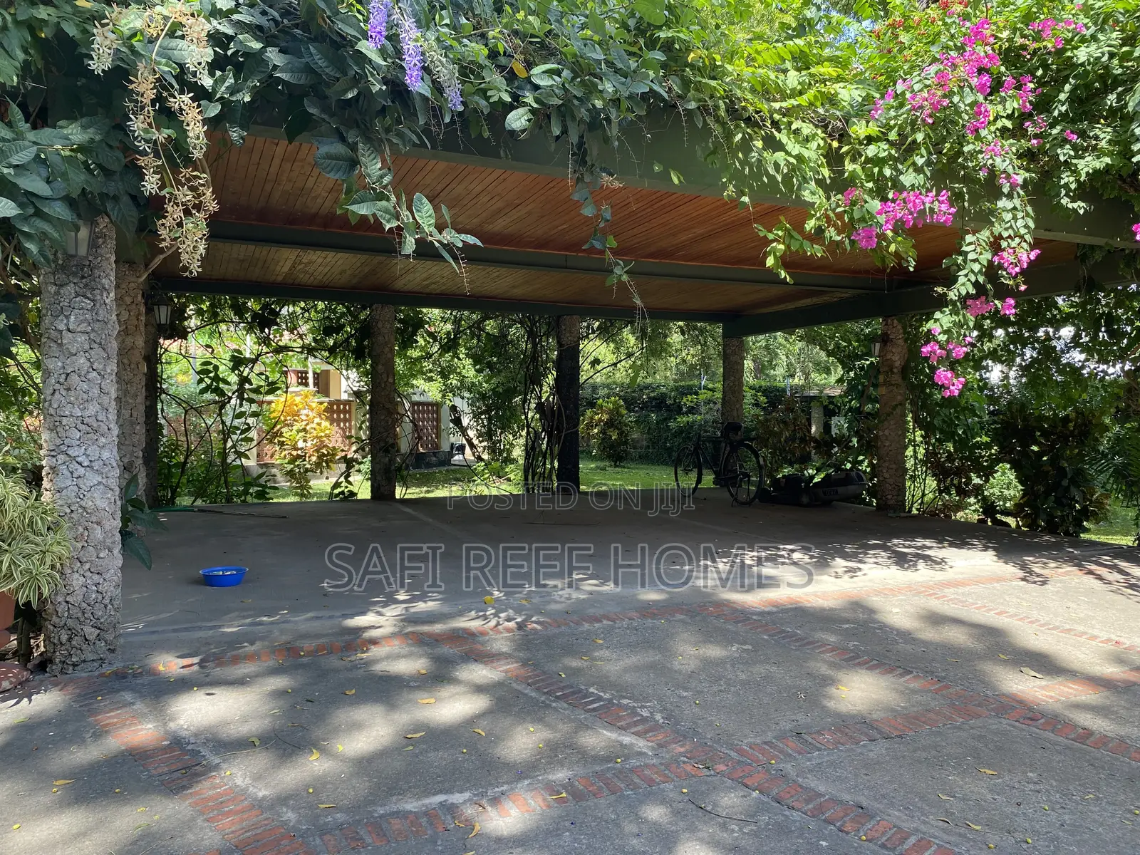 6bdrm Maisonette in Nyali Mkomani for sale in Nyali Mkomani