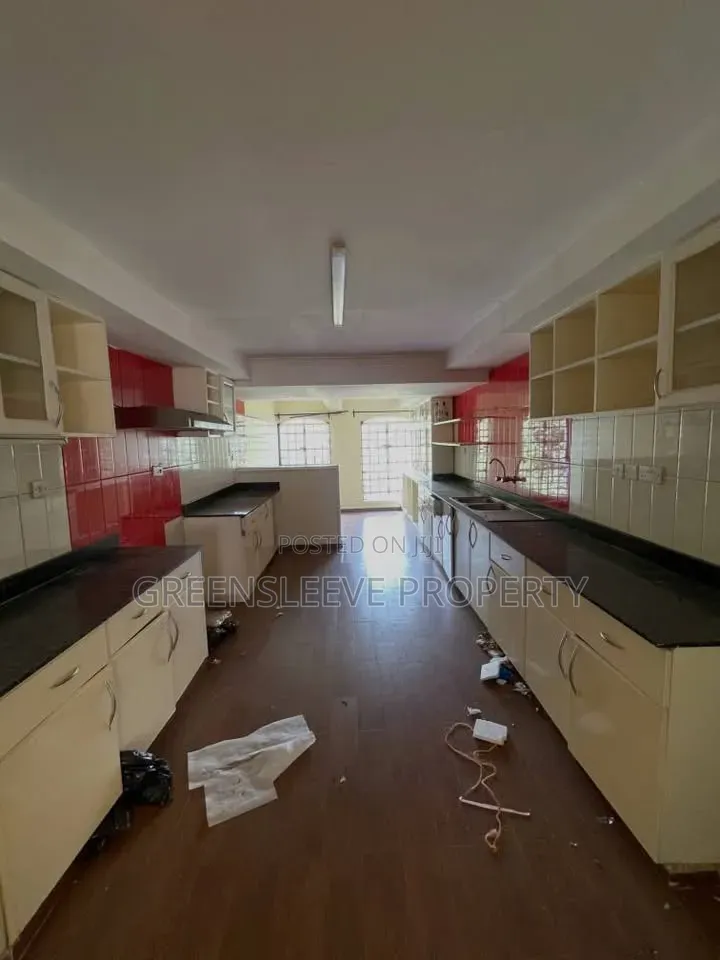 4bdrm House in Riverside Drive for rent in Riverside Drive