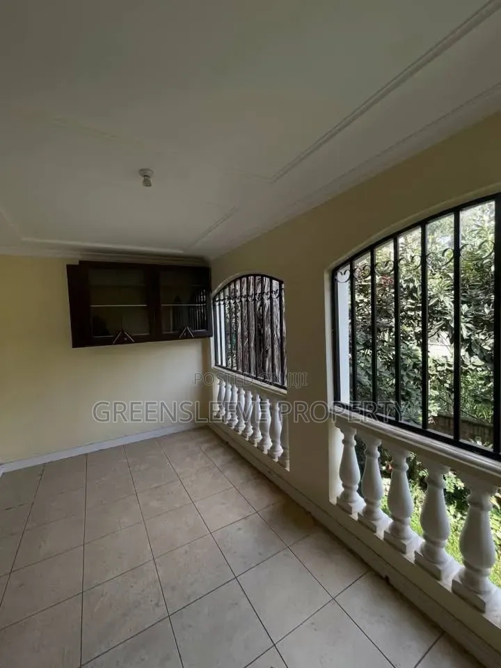 4bdrm House in Riverside Drive for rent in Riverside Drive