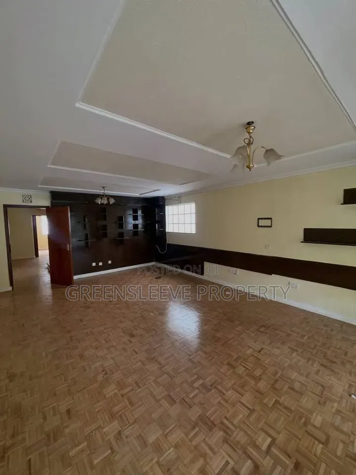 4bdrm House in Riverside Drive for rent in Riverside Drive