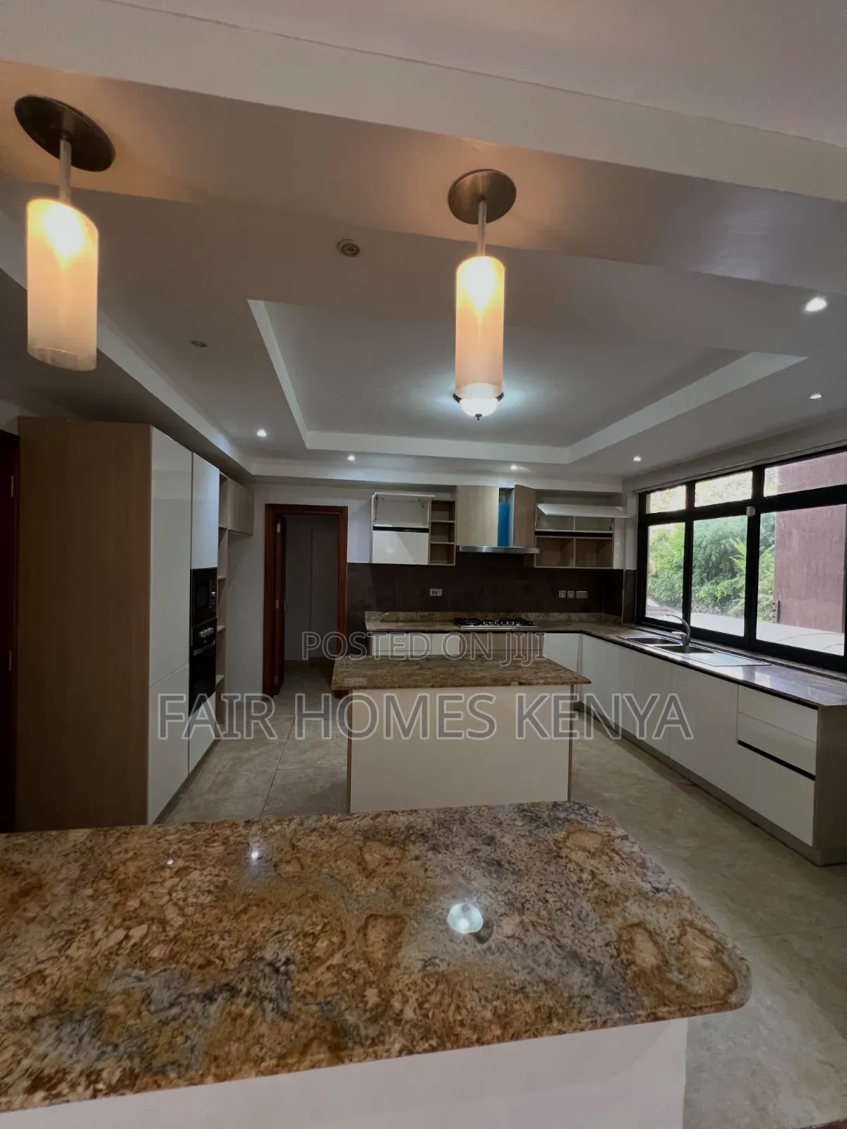 4bdrm Duplex in Riverside Drive for rent in Riverside Drive