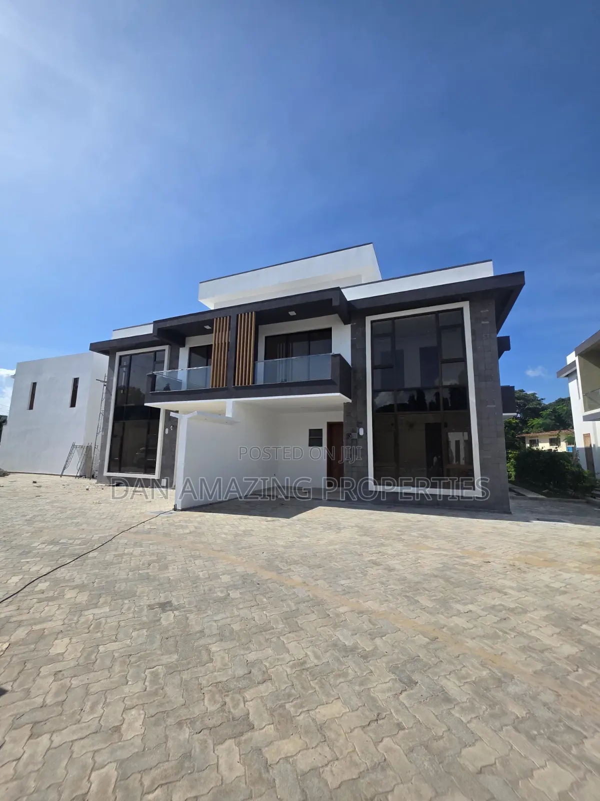 4bdrm Townhouse/Terrace in Nyali Plus Dsq for sale in Nyali Mkomani