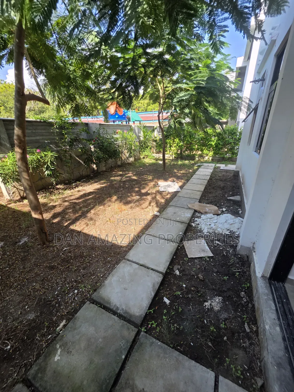 4bdrm Townhouse/Terrace in Nyali Plus Dsq for sale in Nyali Mkomani
