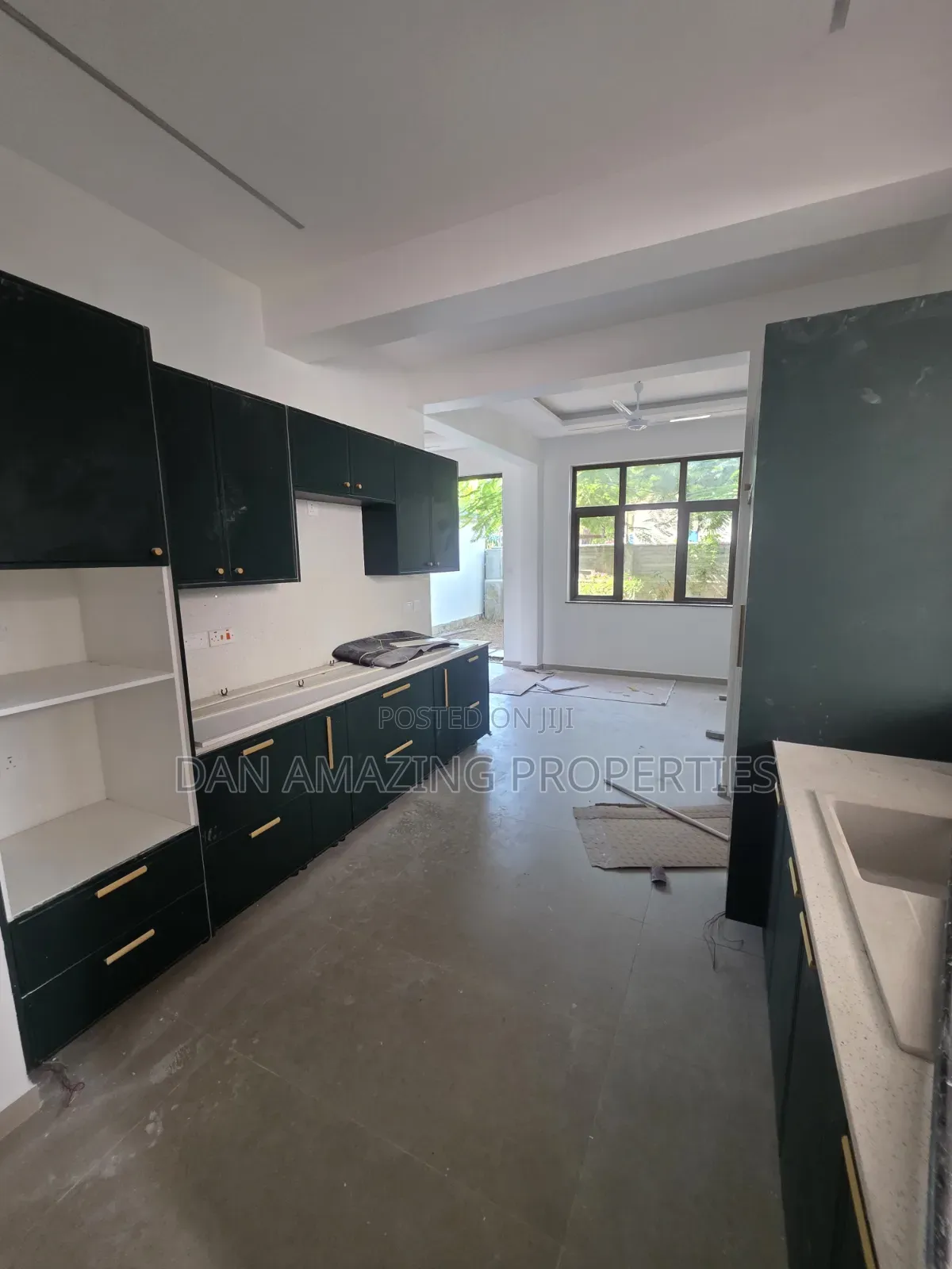 4bdrm Townhouse/Terrace in Nyali Plus Dsq for sale in Nyali Mkomani