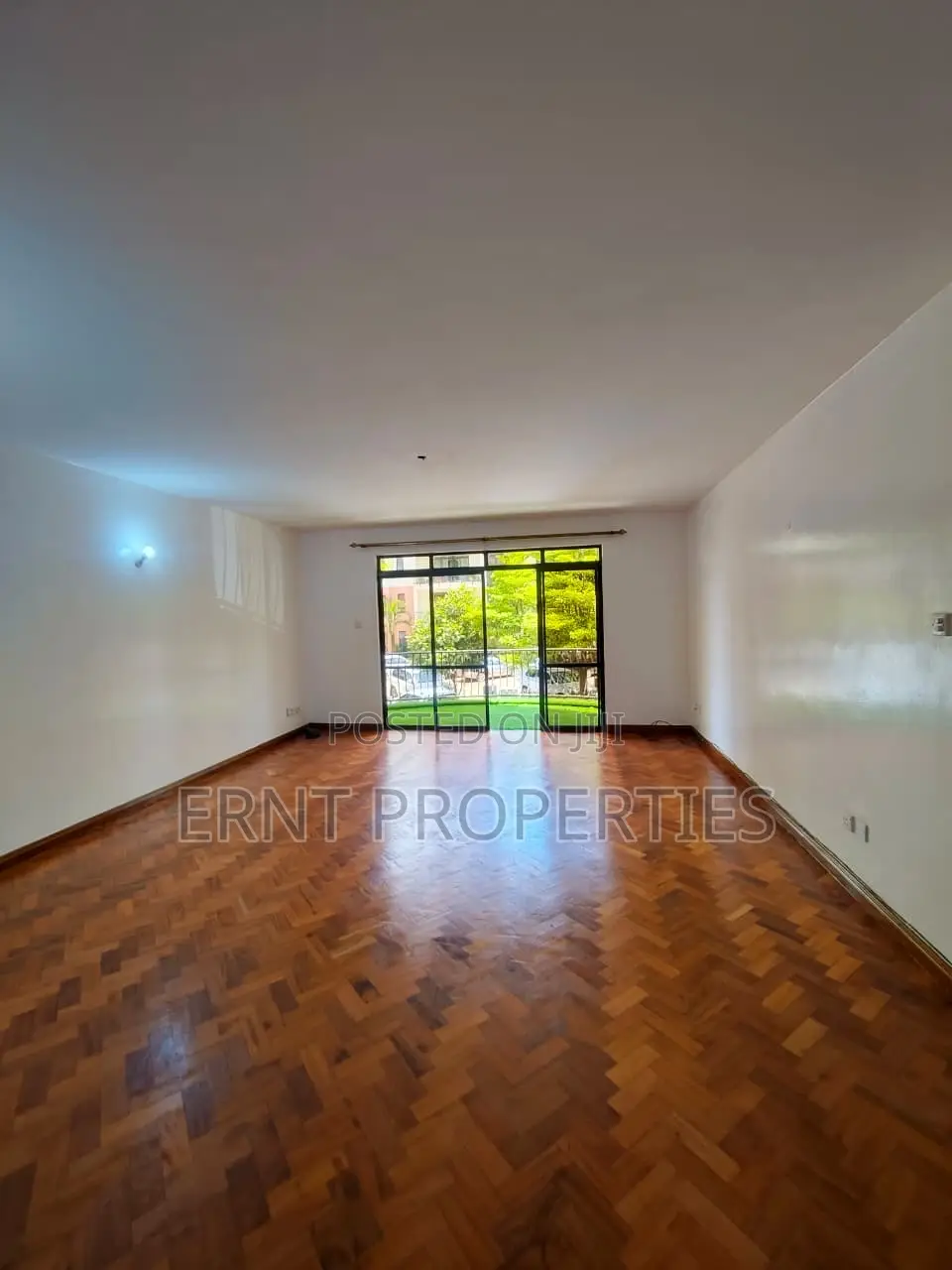 3bdrm Apartment in Lavington for sale in Lavington