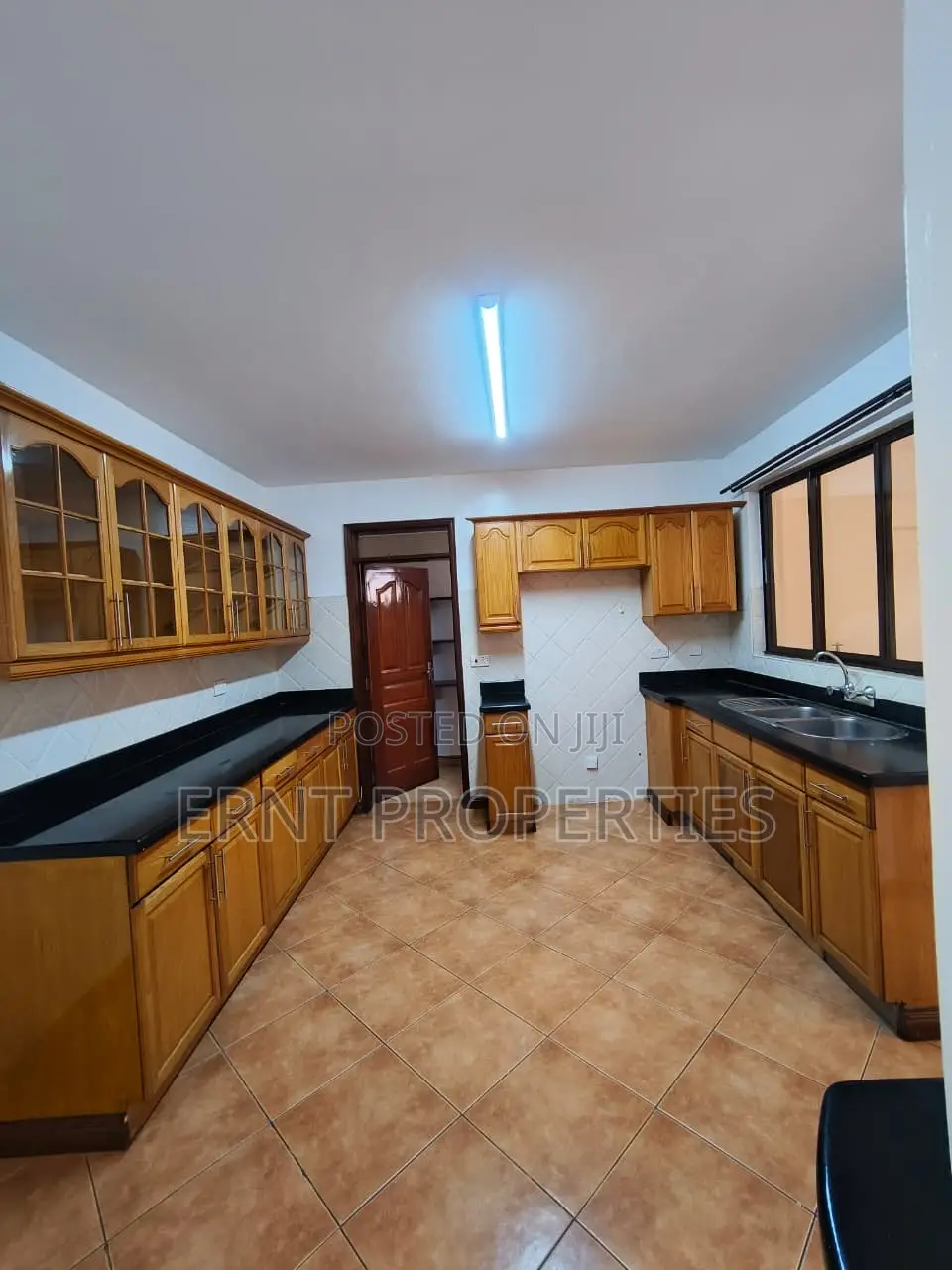 3bdrm Apartment in Lavington for sale in Lavington