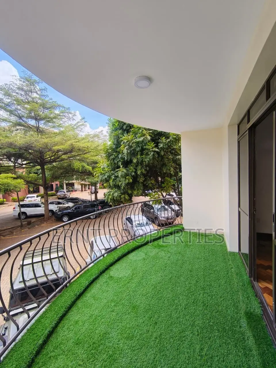 3bdrm Apartment in Lavington for sale in Lavington