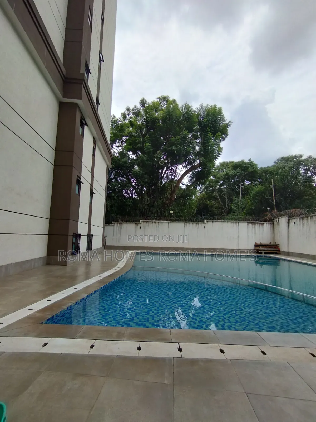 3bdrm Apartment in Riverside for rent in Riverside Drive