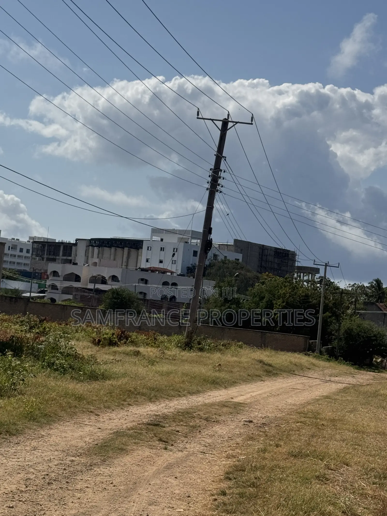Half an Acre Plot on Sale Serena Shanzu Mombasa in Shanzu