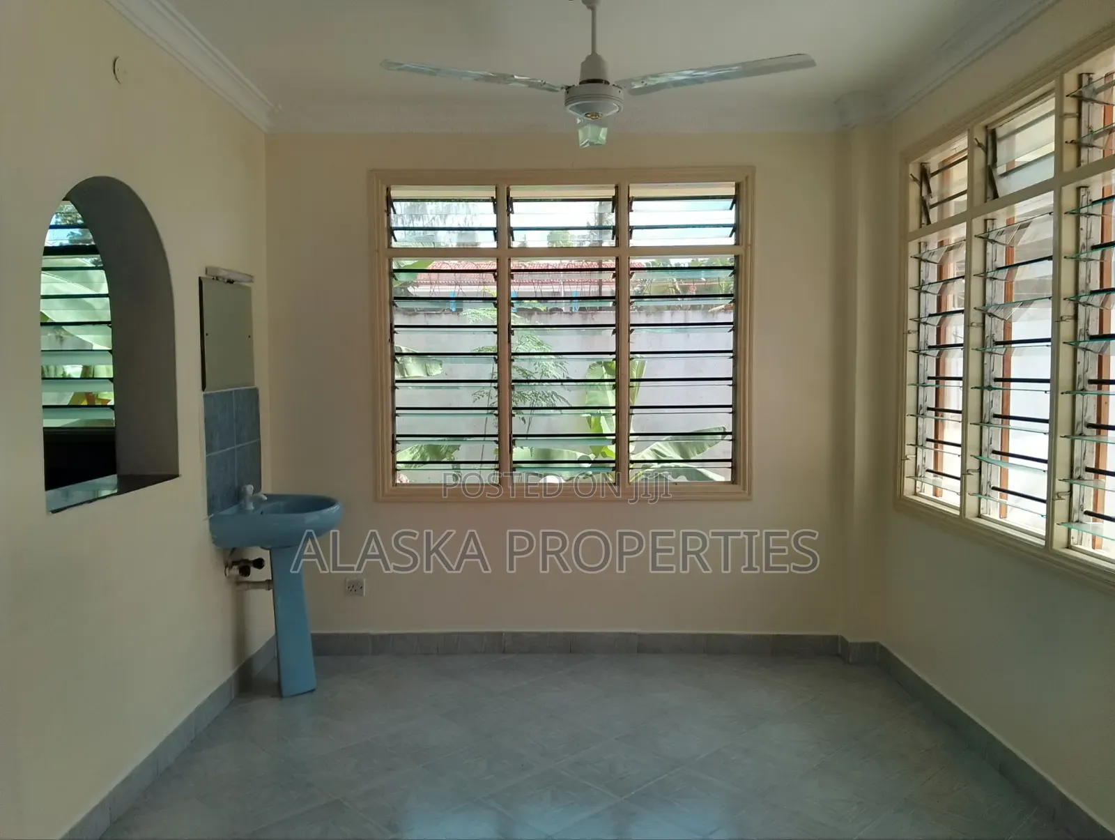 4bdrm Mansion in Beach Road Estate, Nyali Mkomani for rent in Nyali Mkomani
