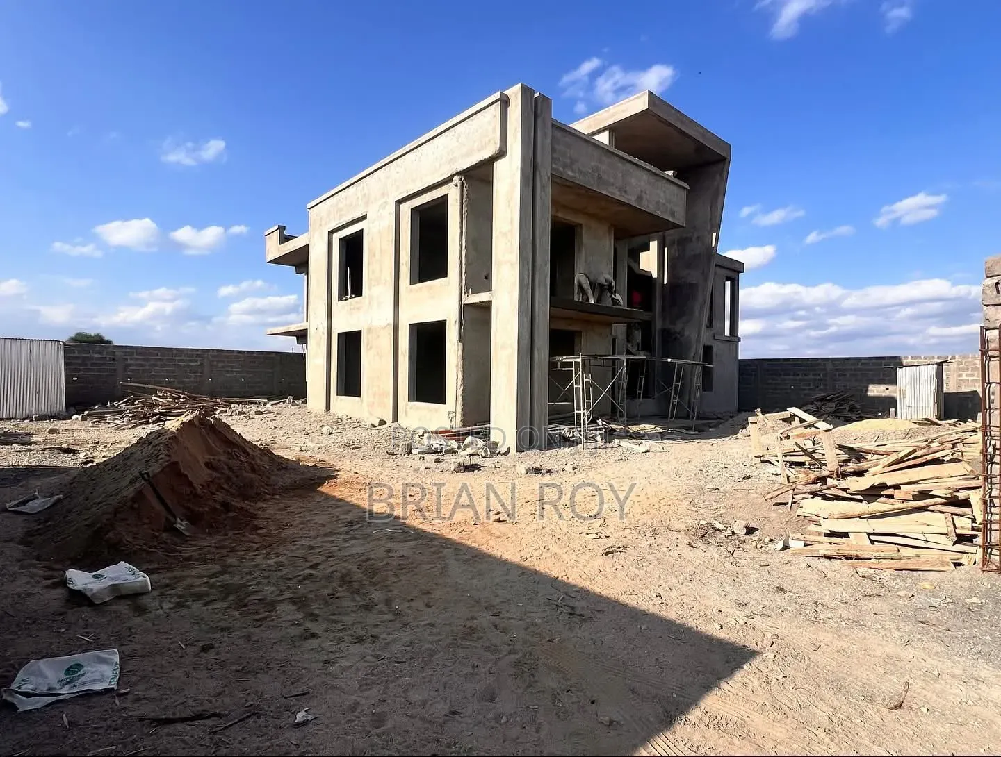Land in Kitengela With Unfinished House in Kitengela