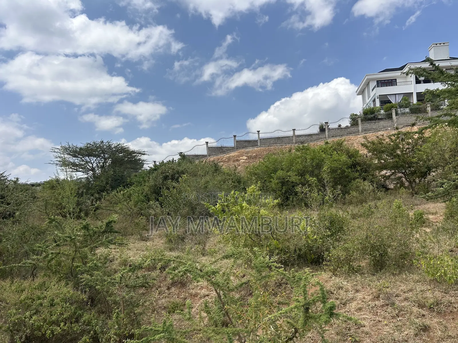 1 1/2 Acre Mua Hills in Mua