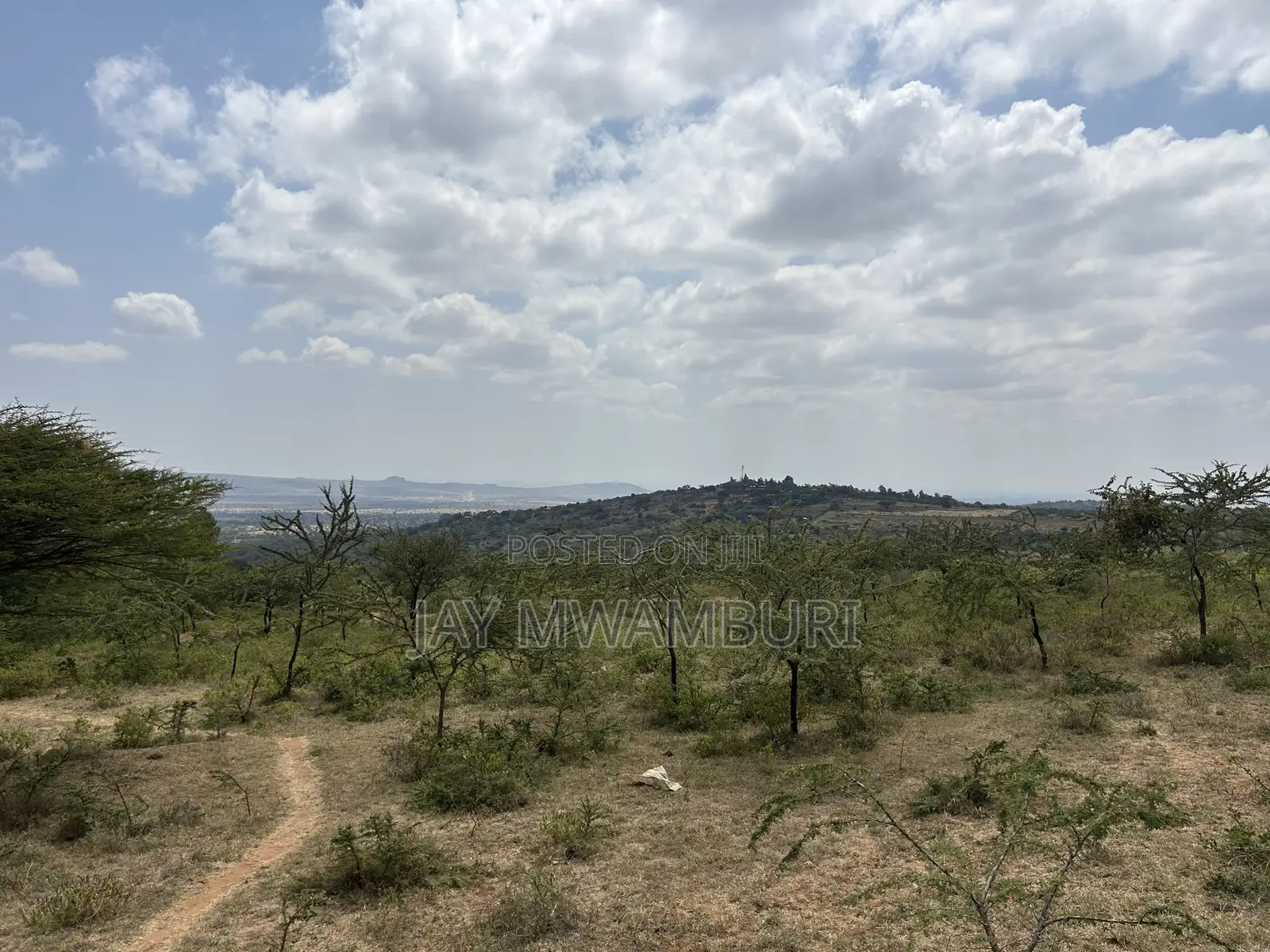 1 1/2 Acre Mua Hills in Mua