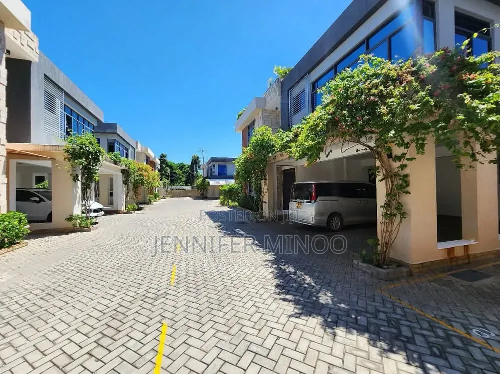 5bdrm Maisonette in Nyali Mombasa Kenya for sale in Nyali Mkomani