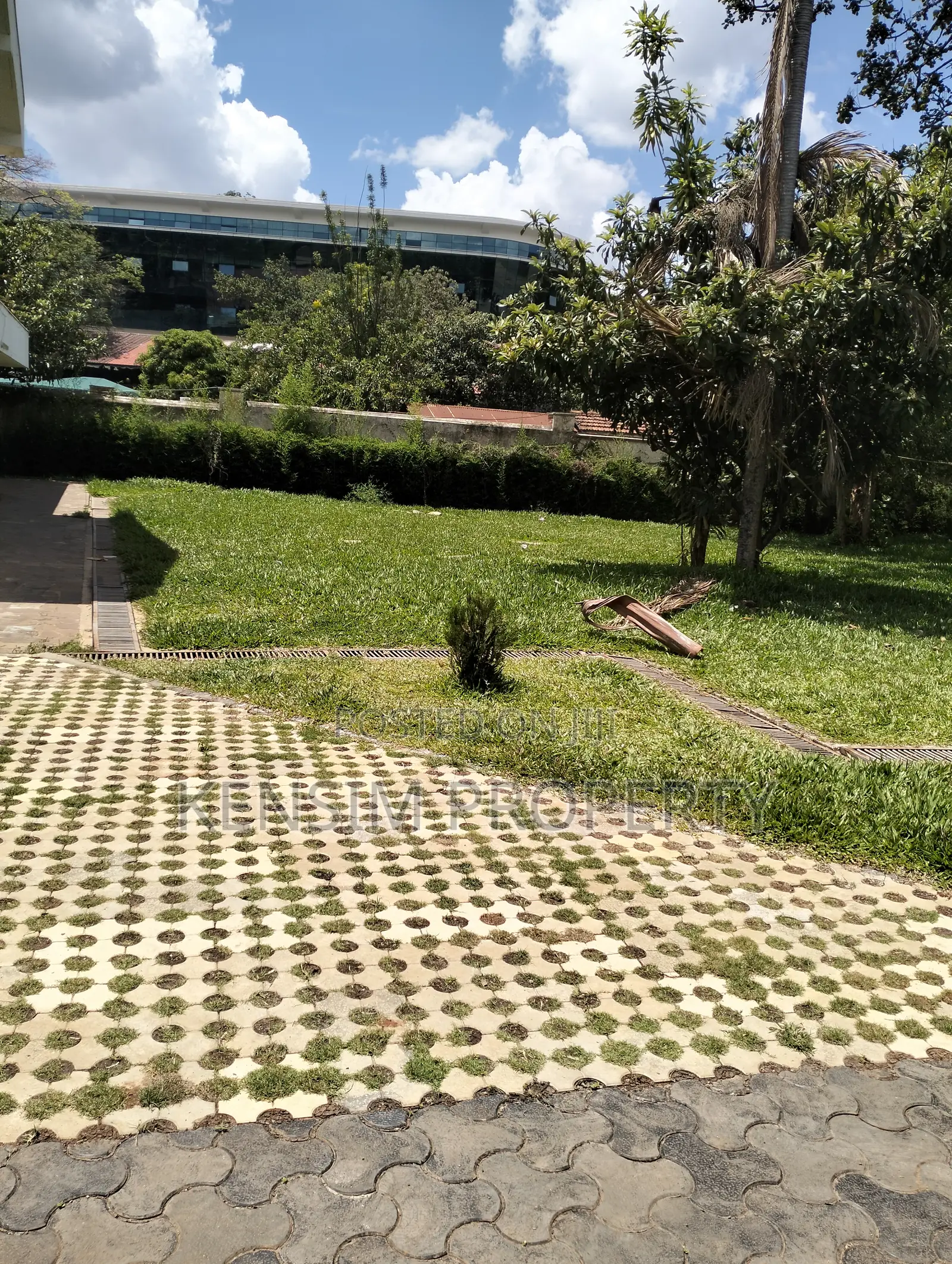 Land for Sale in Lavington in Maziwa