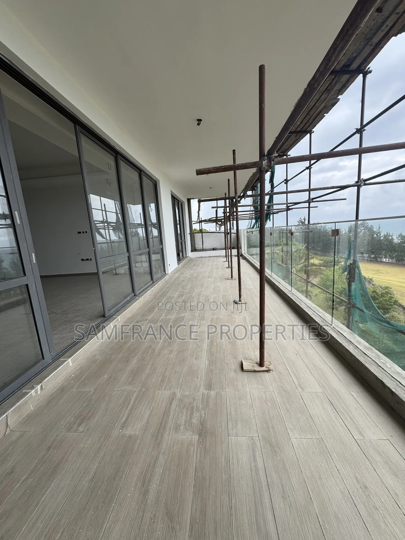 4bdrm Apartment in Lagoon, Kizingo for sale in Kizingo
