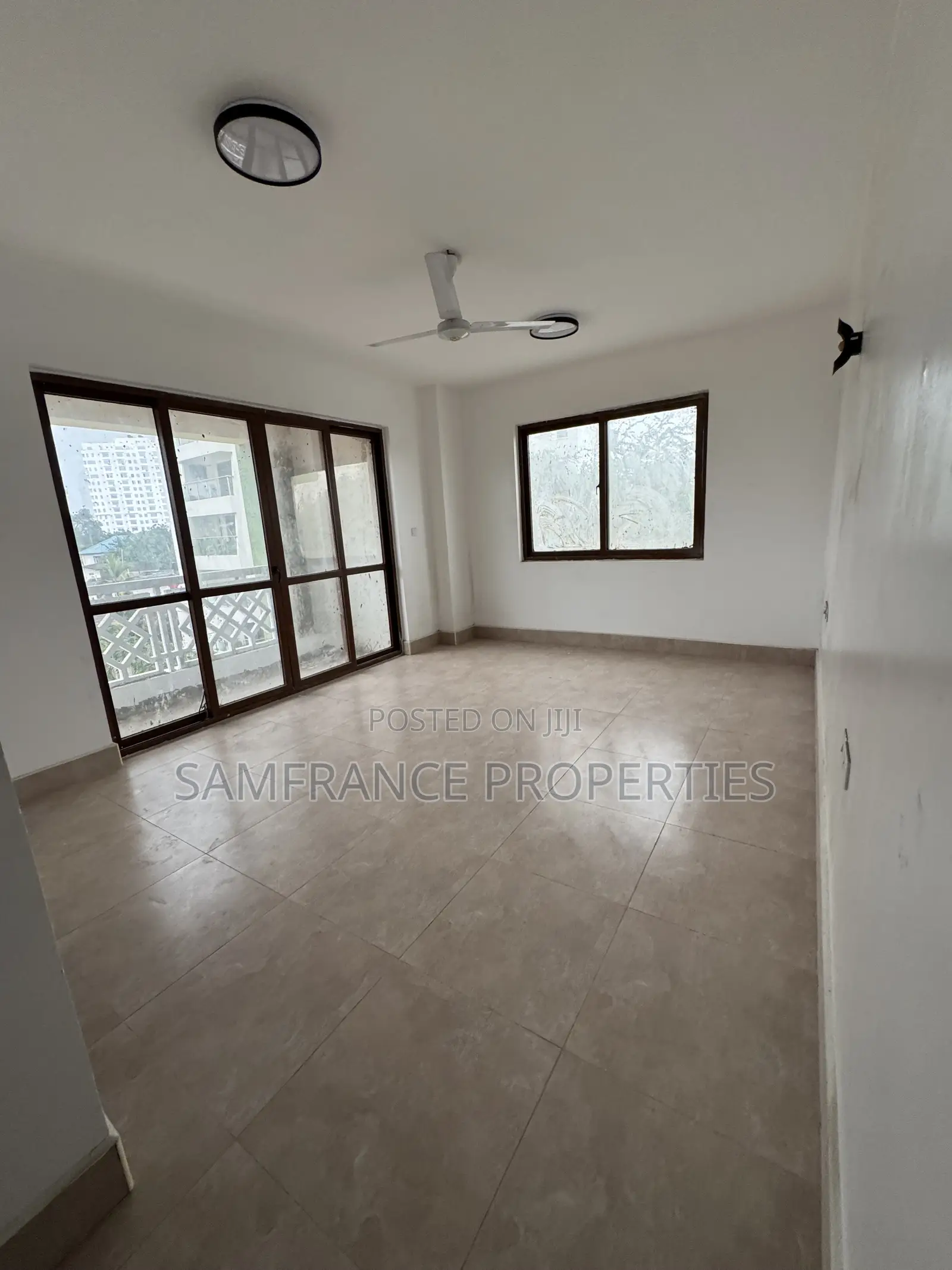 4bdrm Apartment in Kizingo for sale in Kizingo