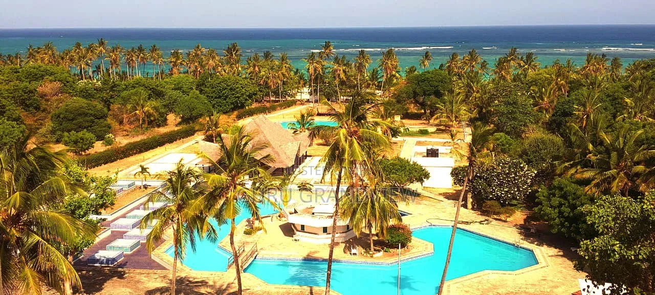 Diani Beachfront 2 Bedroom Pool Beach in Diani