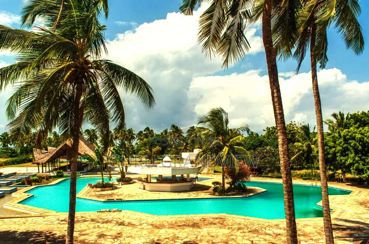 Diani Beachfront 2 Bedroom Pool Beach in Diani