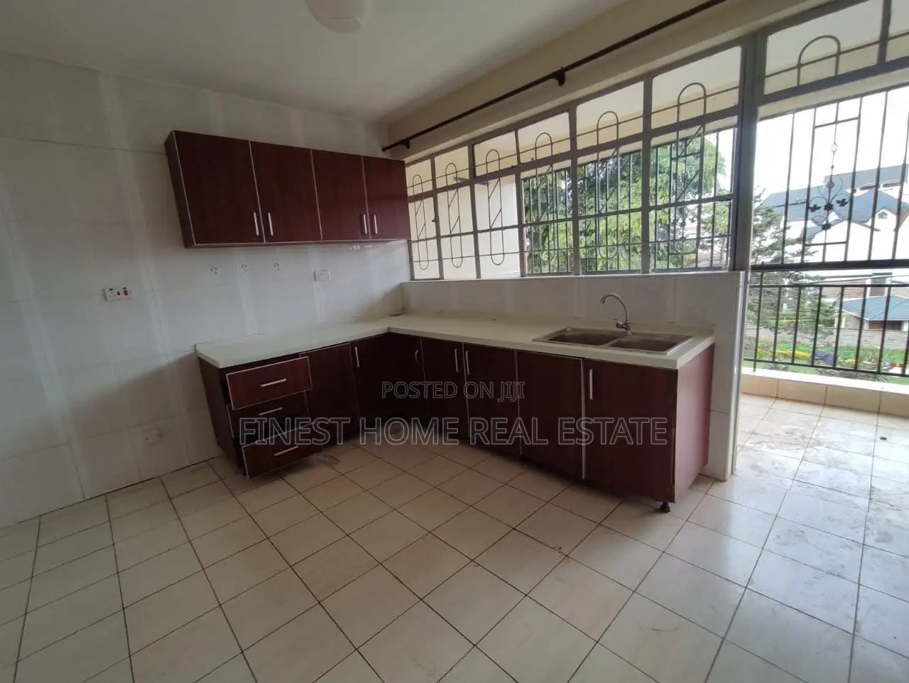 2bdrm Apartment in Vanga Court, Lavington for sale in Lavington