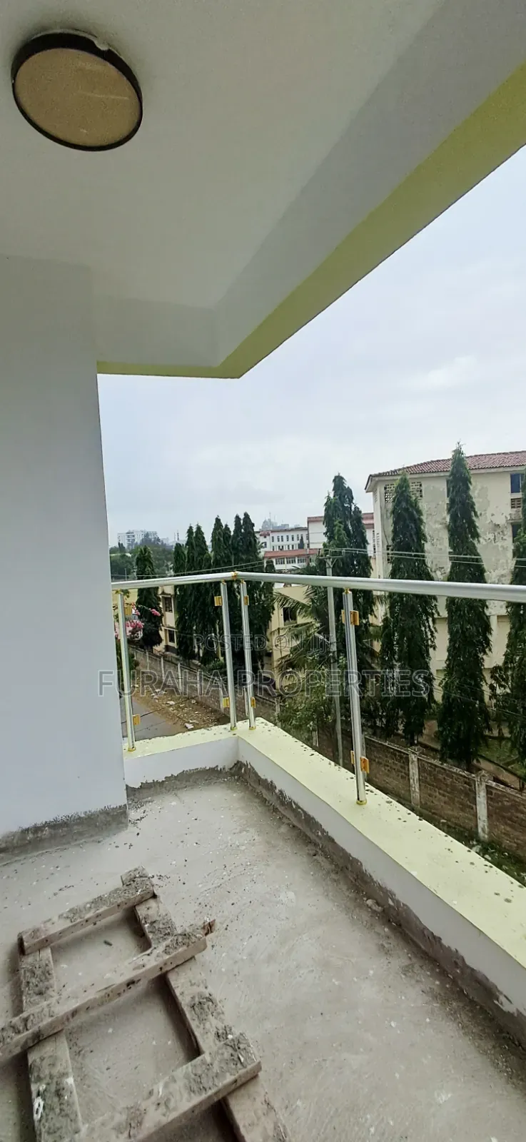 3bdrm Apartment in Kizingo for sale in Kizingo