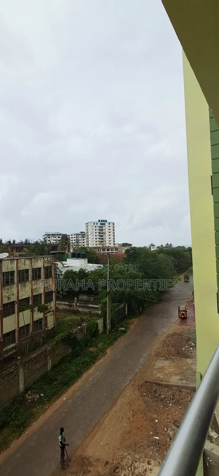 3bdrm Apartment in Kizingo for sale in Kizingo