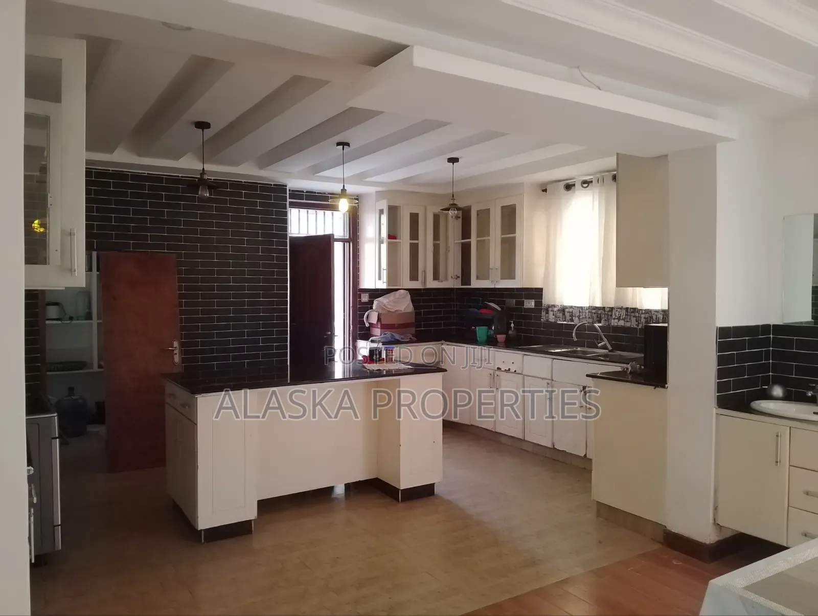 6bdrm Mansion in Nyali Estate for sale in Nyali Mkomani
